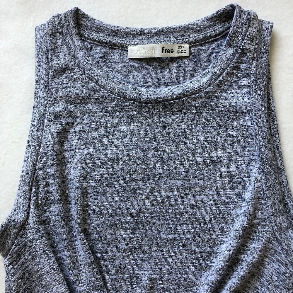 Aritzia- Wilfred Free Daley Twist Front Top. - Picture 2 of 3